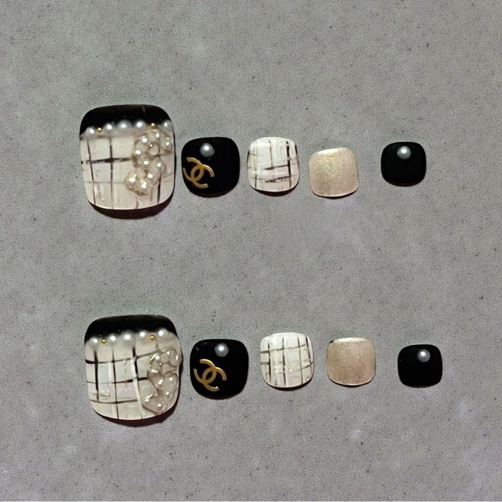 Custom Handmade Reusable Designer Press On Toe Nails with Pearl Accents